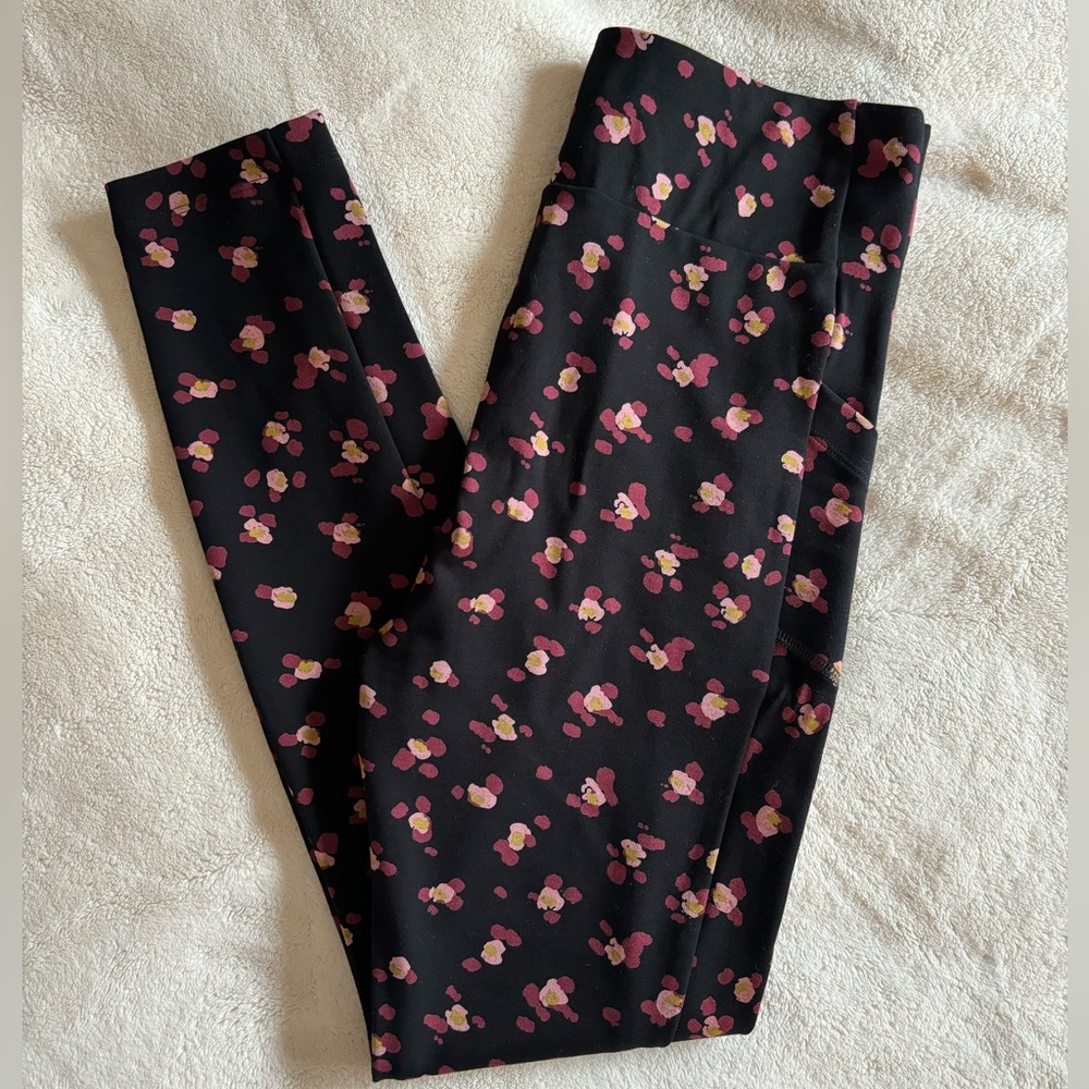 Cabi Women’s 4142 Printed Black Flower Burst Ponte Legging Size Small